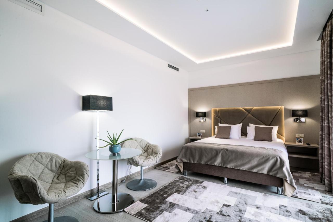 Hotel Eden Garden Spa 坎普朗莫道尼斯 外观 照片
