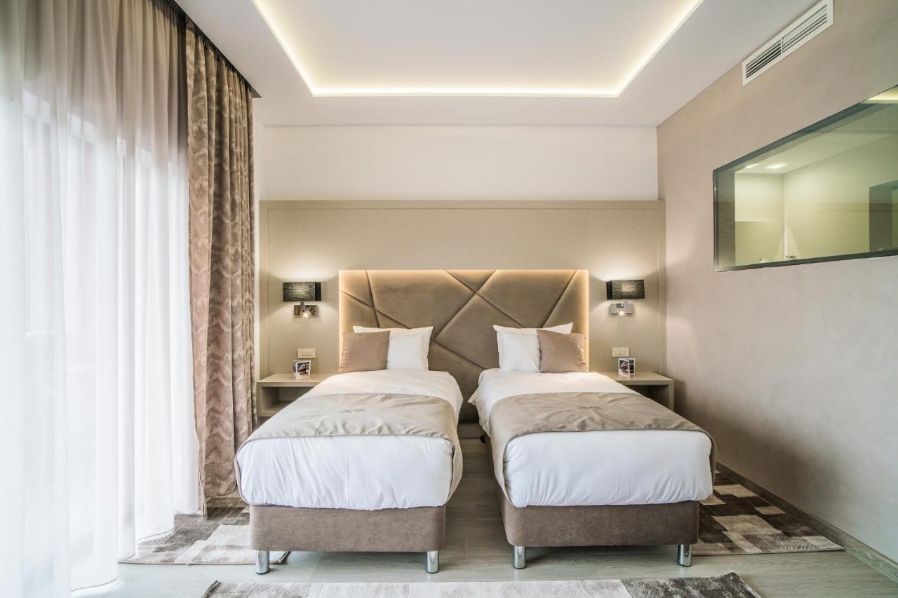 Hotel Eden Garden Spa 坎普朗莫道尼斯 外观 照片