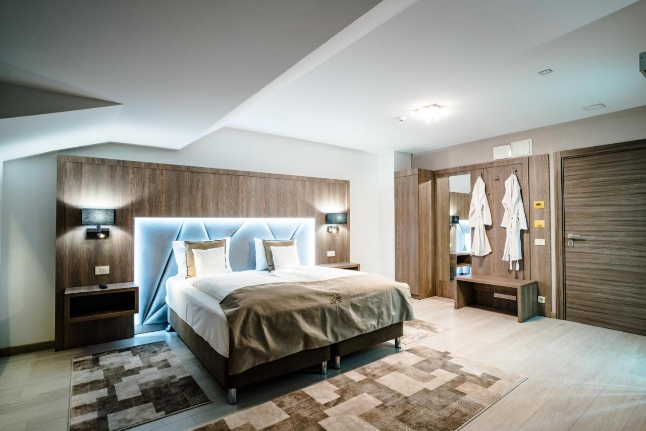 Hotel Eden Garden Spa 坎普朗莫道尼斯 外观 照片