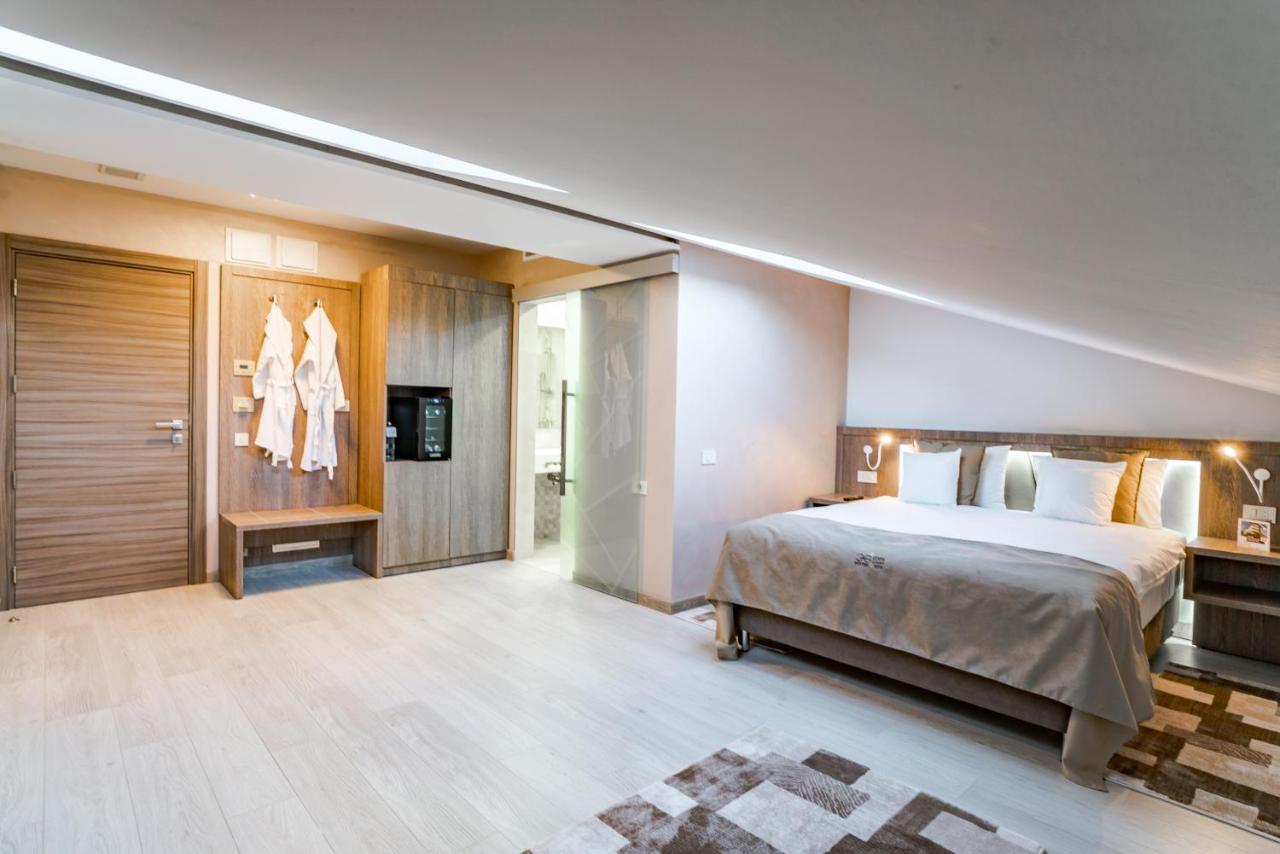 Hotel Eden Garden Spa 坎普朗莫道尼斯 外观 照片