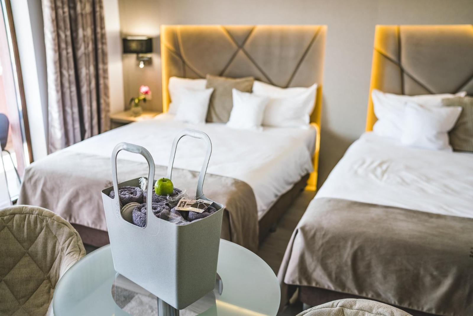 Hotel Eden Garden Spa 坎普朗莫道尼斯 外观 照片